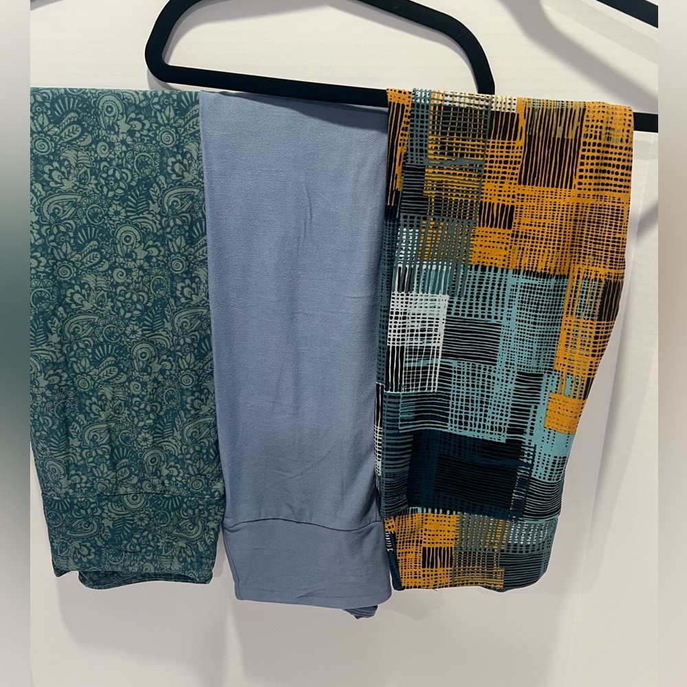 LuLaRoe Woman’s Leggings NWOT in Shades of Teal, Blue and Mustard, One Size (OS)